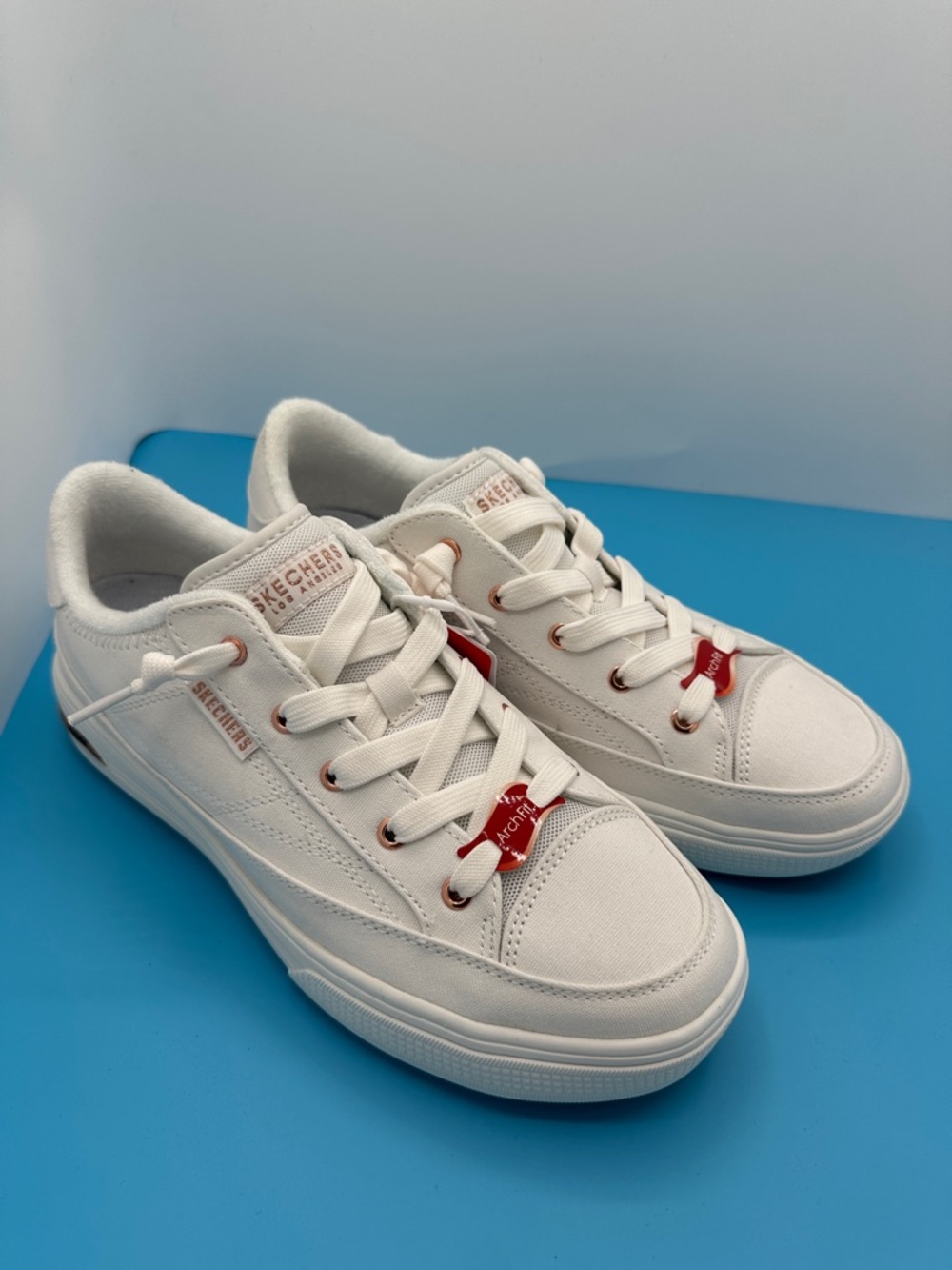 NEW! Skechers-  Arch Fit Arcade Meet ya there. Womens size 8.5WIDE New in box!